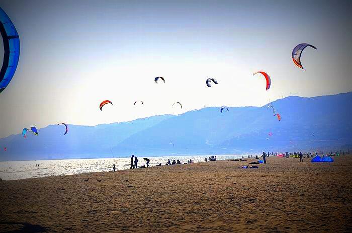 Hiszpania - droga do hiszpanii- Miłość Pawła od pierwszego wejrzenia, kitesurfing, plaża w Castelldefels
